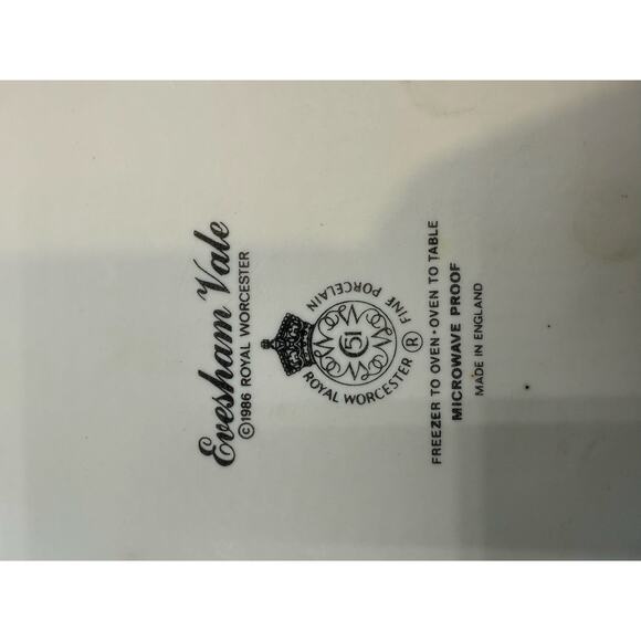 Royal Worcester Evesham flan dish - made in England -approx 9"diameter - Picture 6 of 7